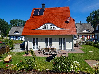 Außenansicht mit Blick auf die Süd-Terrasse